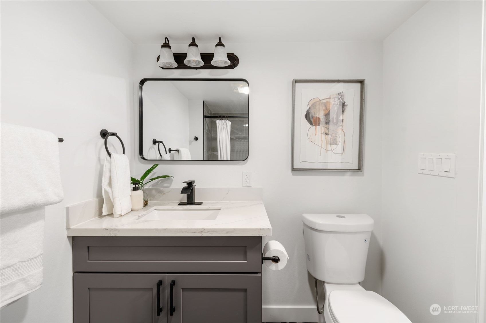12042 Renton Avenue South Seattle, WA 98178 - Photo 30 of 40 Gallery Image 30