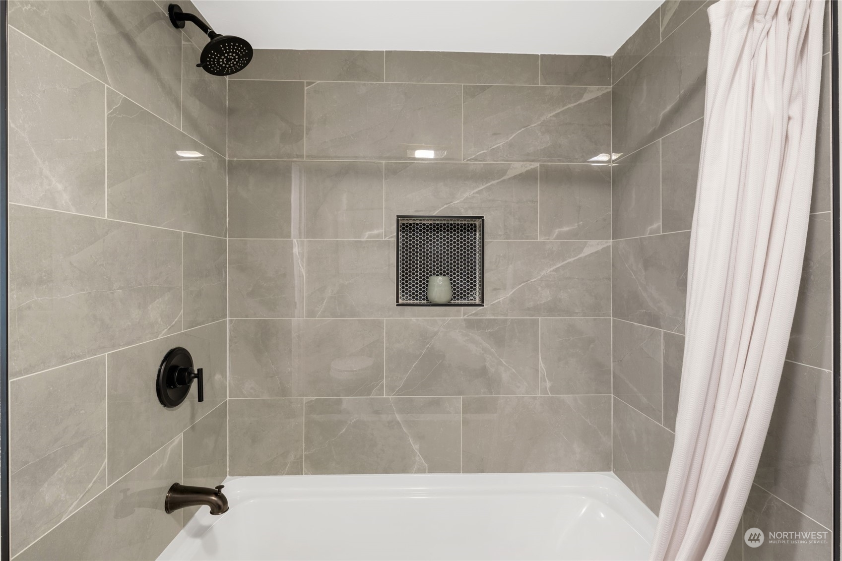12042 Renton Avenue South Seattle, WA 98178 - Photo 31 of 40 Gallery Image 31