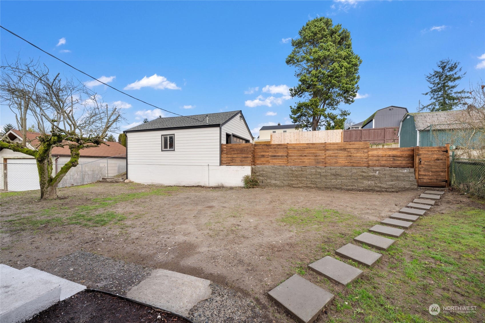 12042 Renton Avenue South Seattle, WA 98178 - Photo 34 of 40 Gallery Image 34