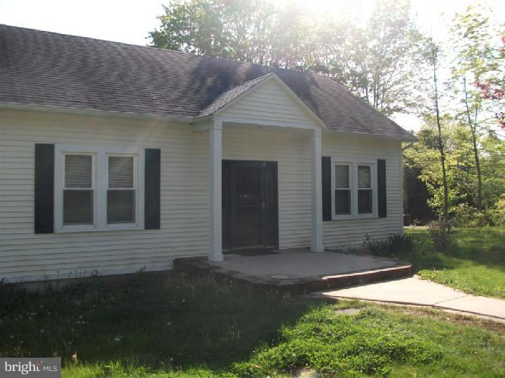 988 Jackaway Road Jamison, PA 18929 - Photo 1 of 21