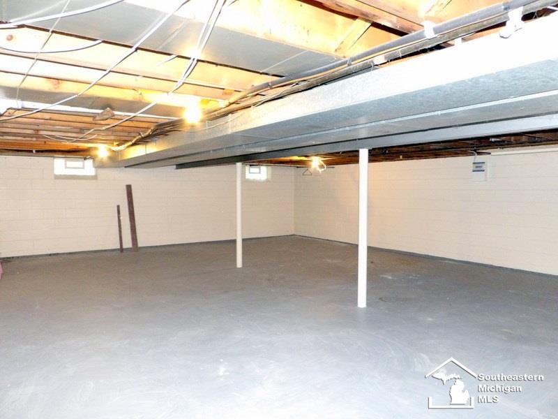26215 Allen Road Woodhaven, MI 48183 - Photo 35 of 38