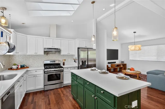 $1,599,000 | 2150 Kent Street, Los Angeles, CA 90026
