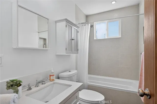 $1,599,000 | 2150 Kent Street, Los Angeles, CA 90026