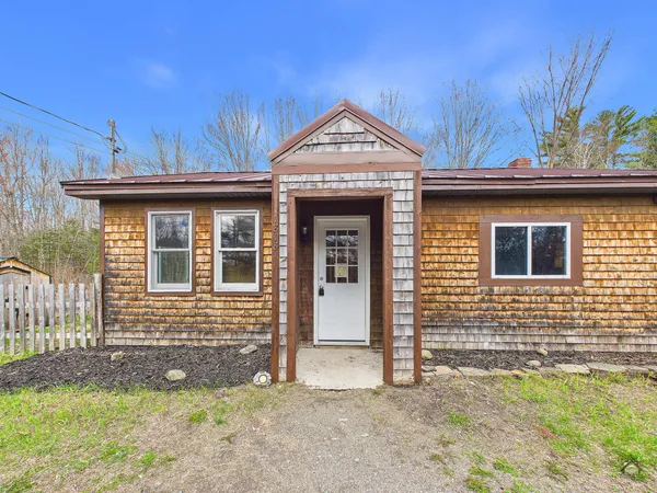 $224,900 | 1818 Bangor Road, Clinton, ME 04927