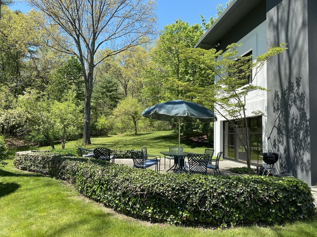 45 Weston Road Lincoln, MA 01773 - Photo 7 of 39 Gallery Image 7