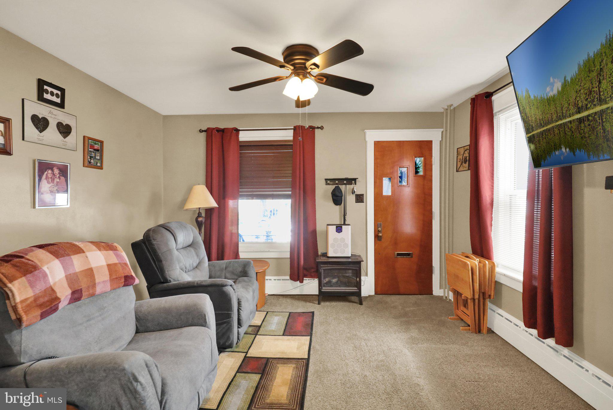 307 North Brobst Street Shillington, PA 19607 - Photo 4 of 31 Living Room