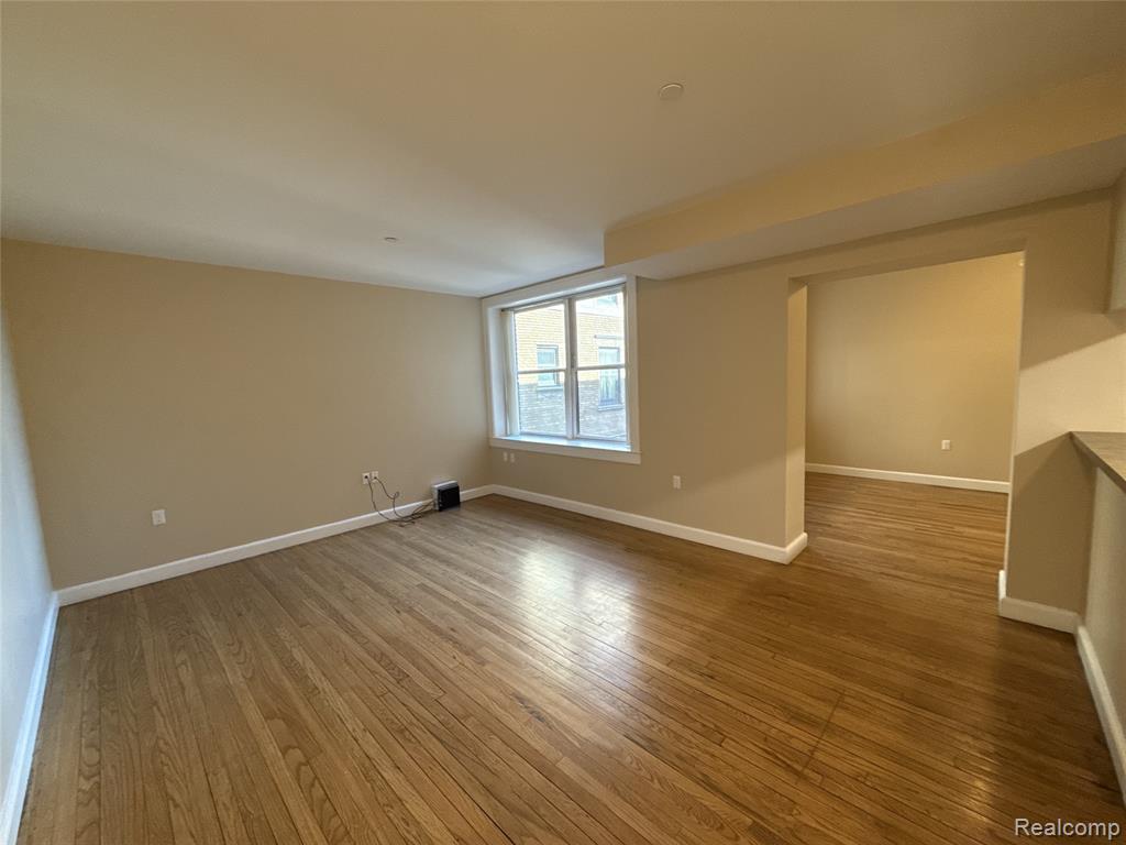 680 Delaware Street, Unit 305 Detroit, MI 48202 - Photo 2 of 17