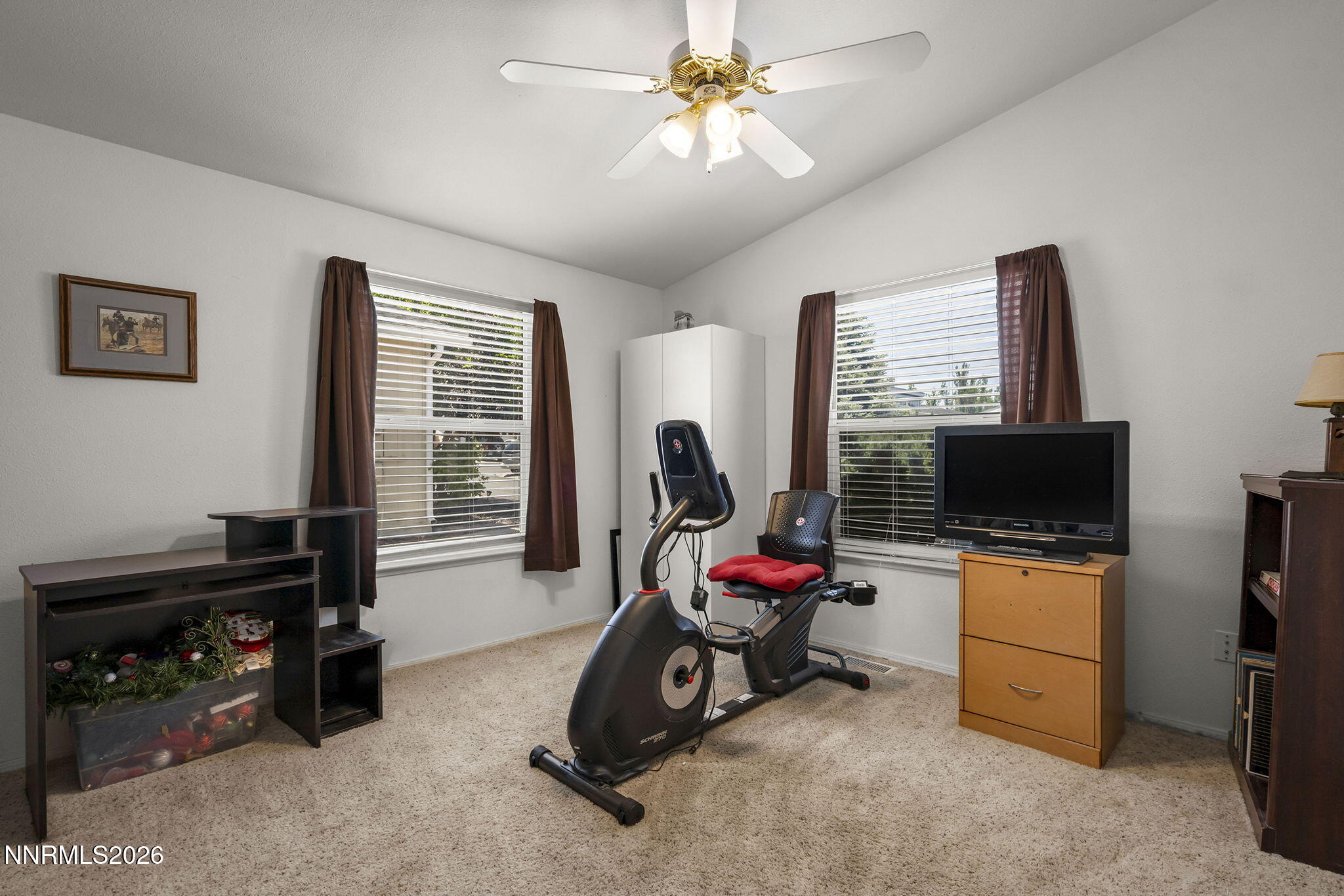 7651 Diamond Pointe Way Reno, NV 89506 - Photo 14 of 20 17-web-or-mls-_DSC0329