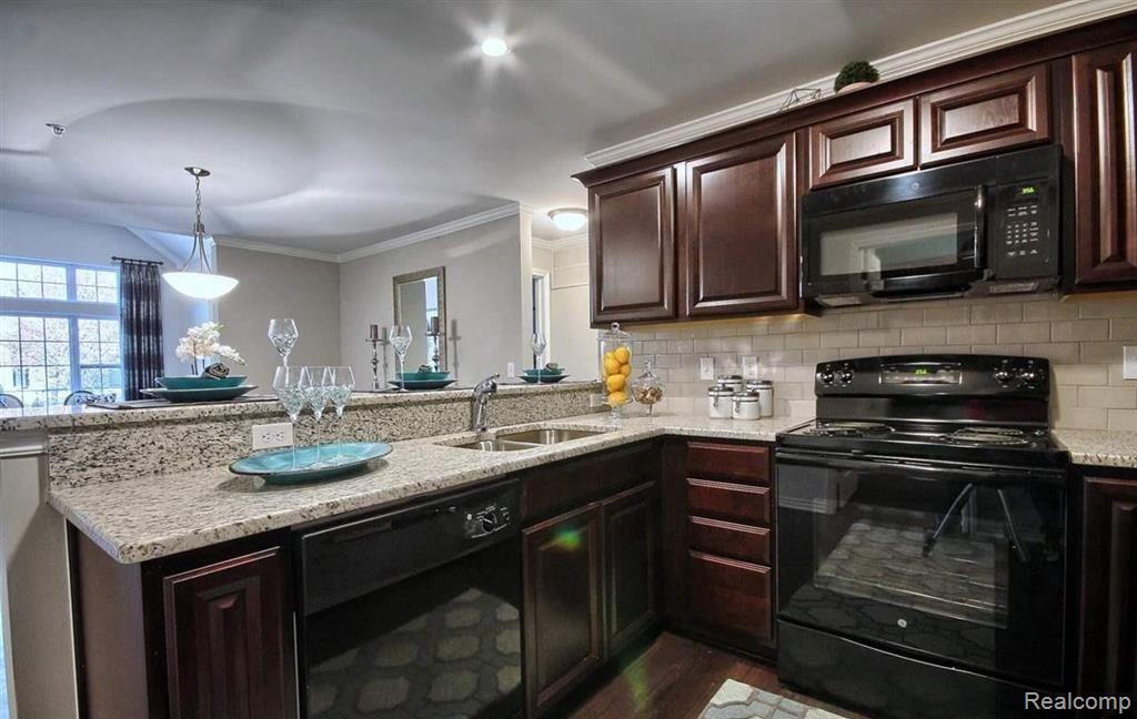 45752 South Stonewood Road, Unit 183 Canton, MI 48187 - Photo 7 of 21