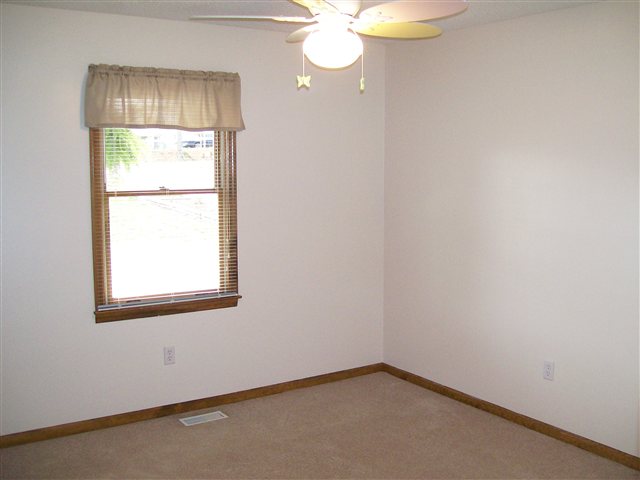 1010 Pearson Town Road Moore, SC 29369 - Photo 3 of 9 Gallery Image 3