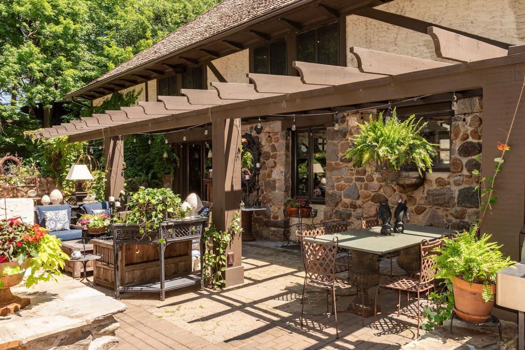 4714 Baycliffe Road Excelsior, MN 55331 - Photo 24 of 60