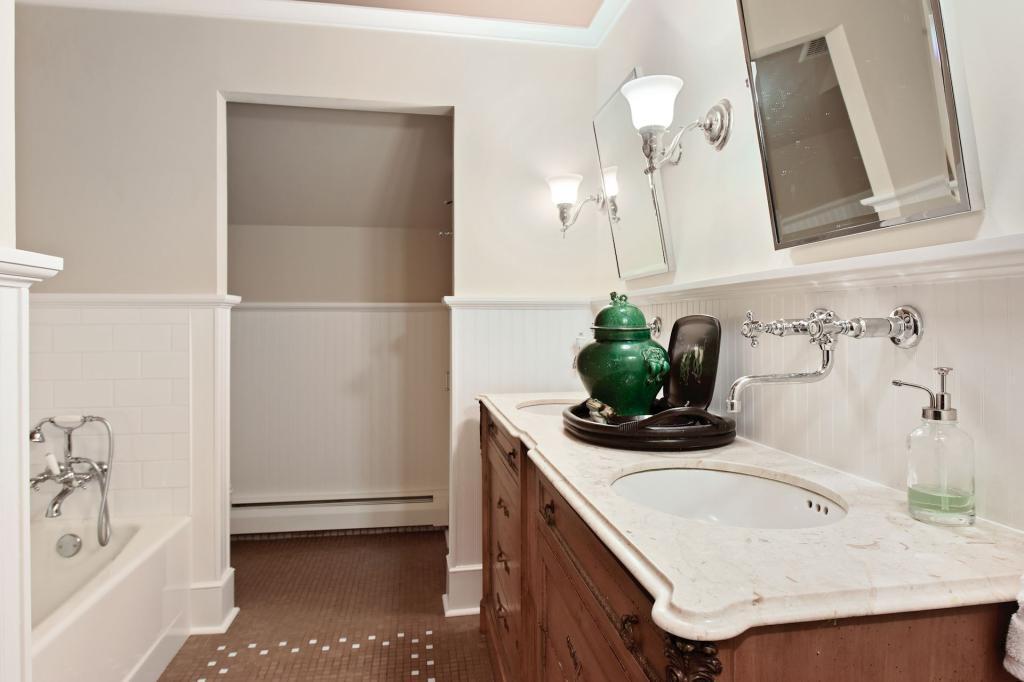 4714 Baycliffe Road Excelsior, MN 55331 - Photo 43 of 60