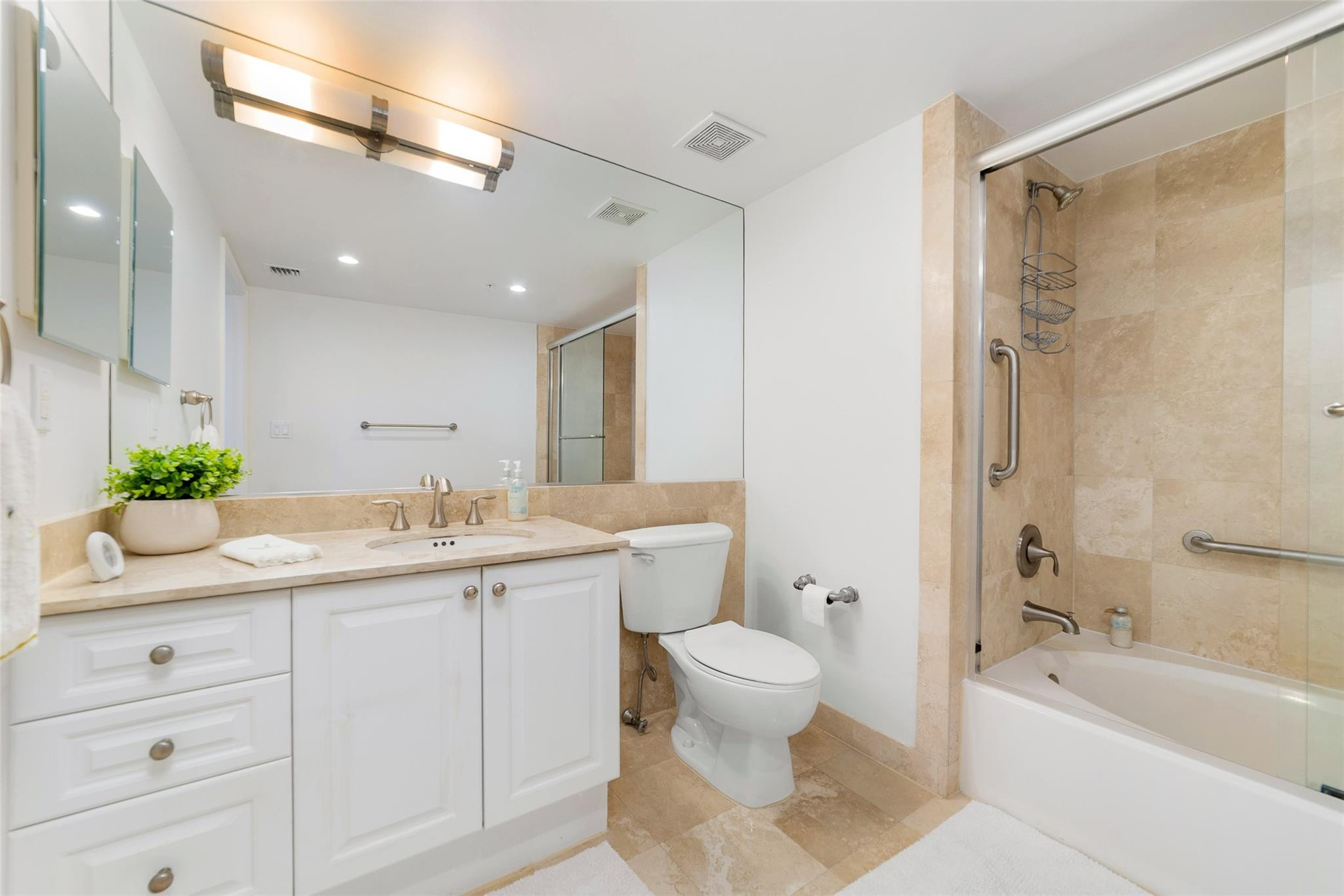 99 Southeast Mizner Boulevard, Unit 603 Boca Raton, FL 33432 - Photo 22 of 34 Photo 23