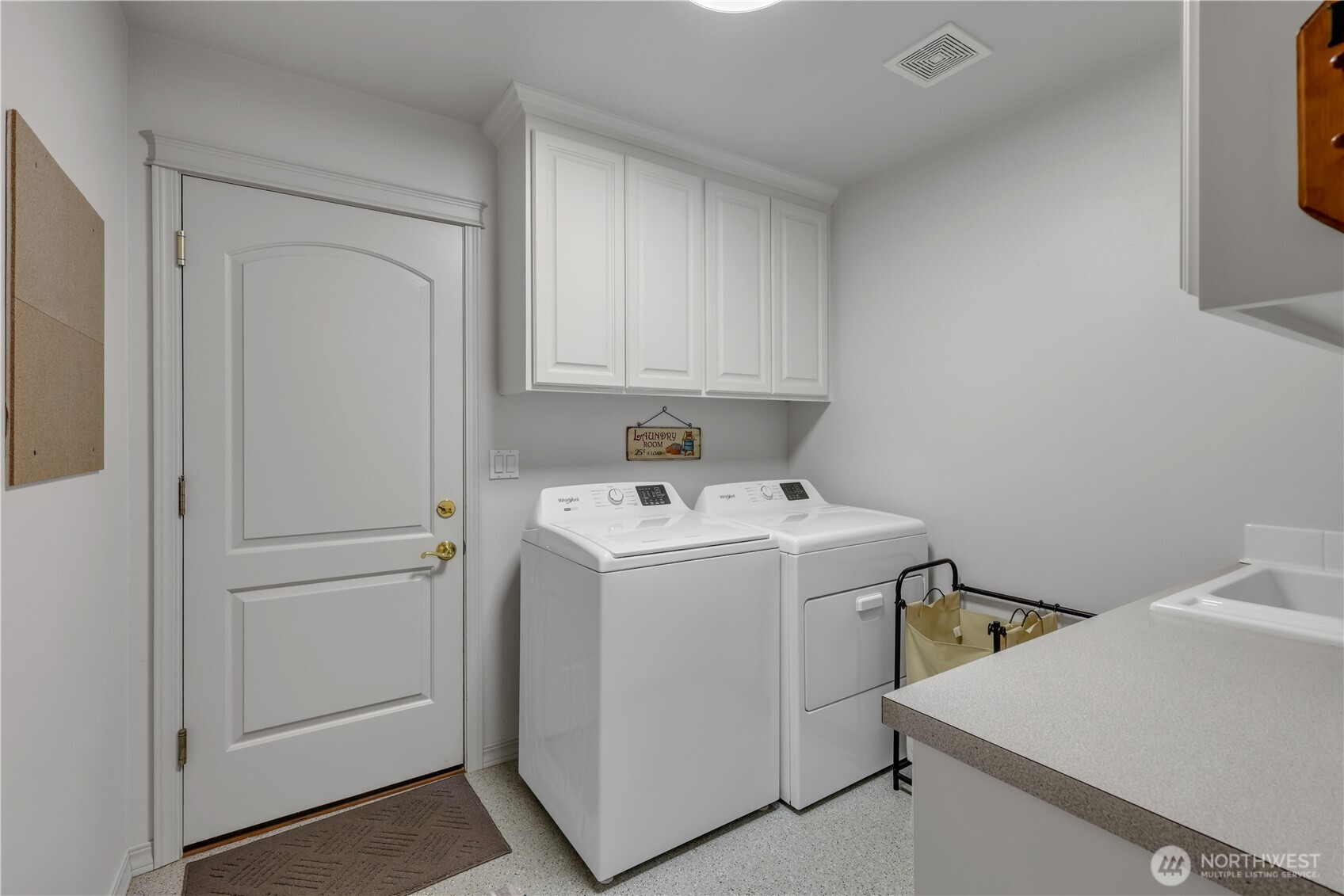 103 Southeast Alder Manor Road Shelton, WA 98584 - Photo 23 of 39 a utility room with dryer and washer