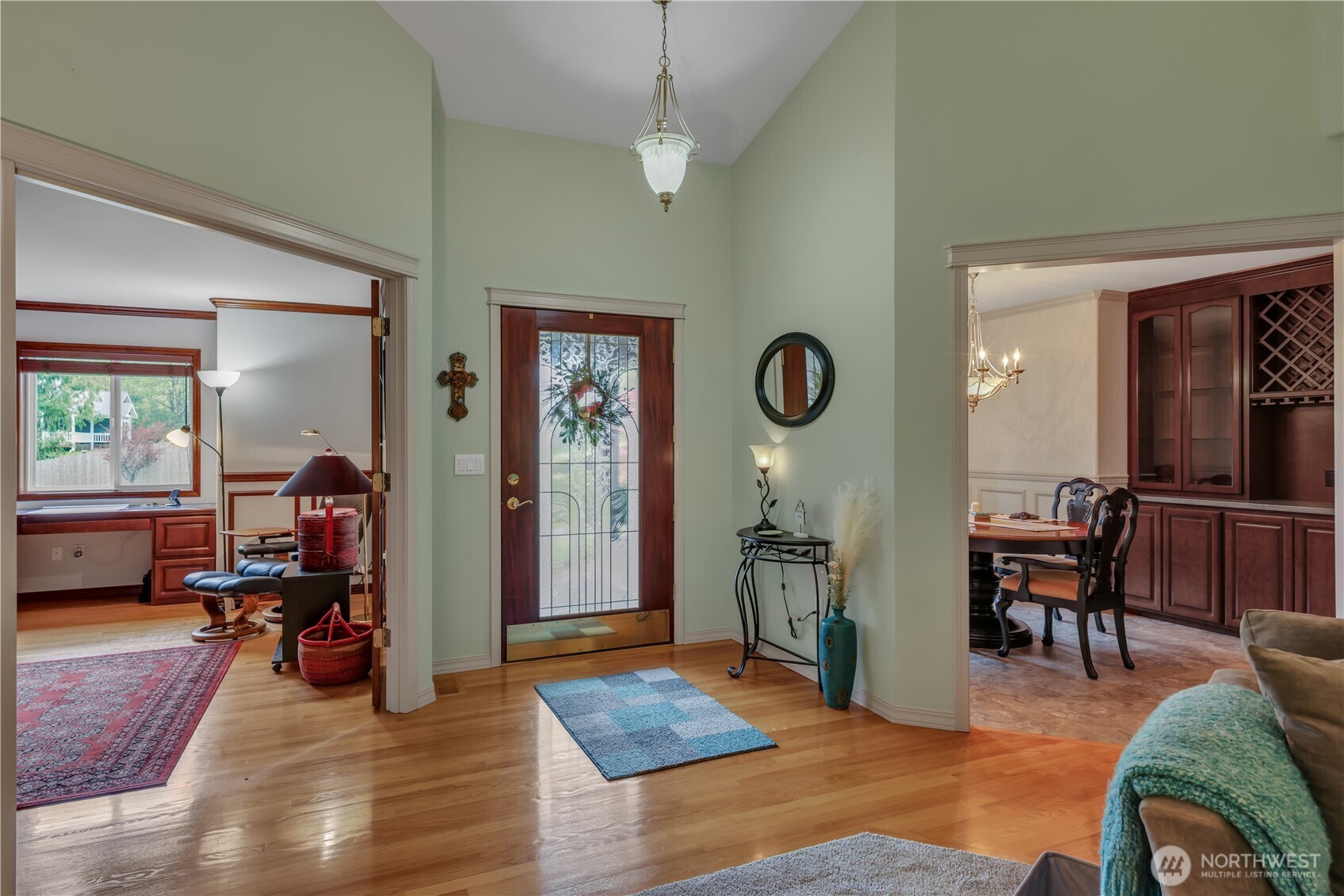 103 Southeast Alder Manor Road Shelton, WA 98584 - Photo 6 of 39 a living room with furniture and wooden floor