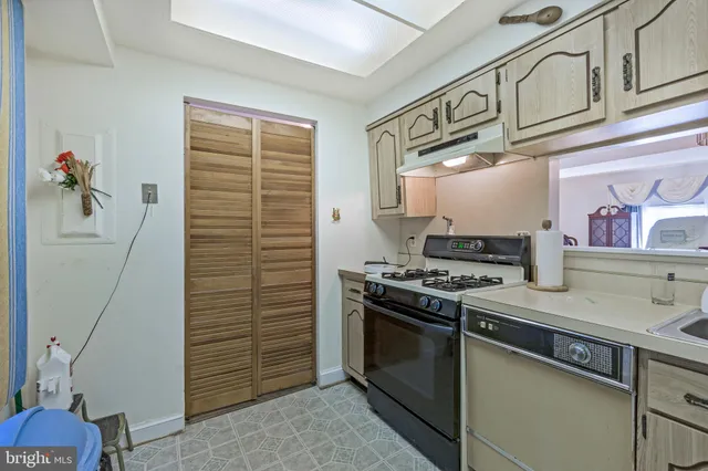 $305,000 | 10223 Campus Way South, Unit 42, Upper Marlboro, MD 20774