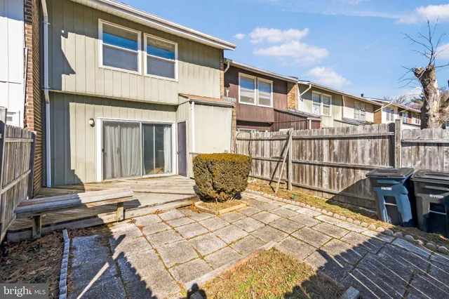 $305,000 | 10223 Campus Way South, Unit 42, Upper Marlboro, MD 20774