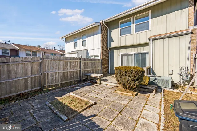 $305,000 | 10223 Campus Way South, Unit 42, Upper Marlboro, MD 20774