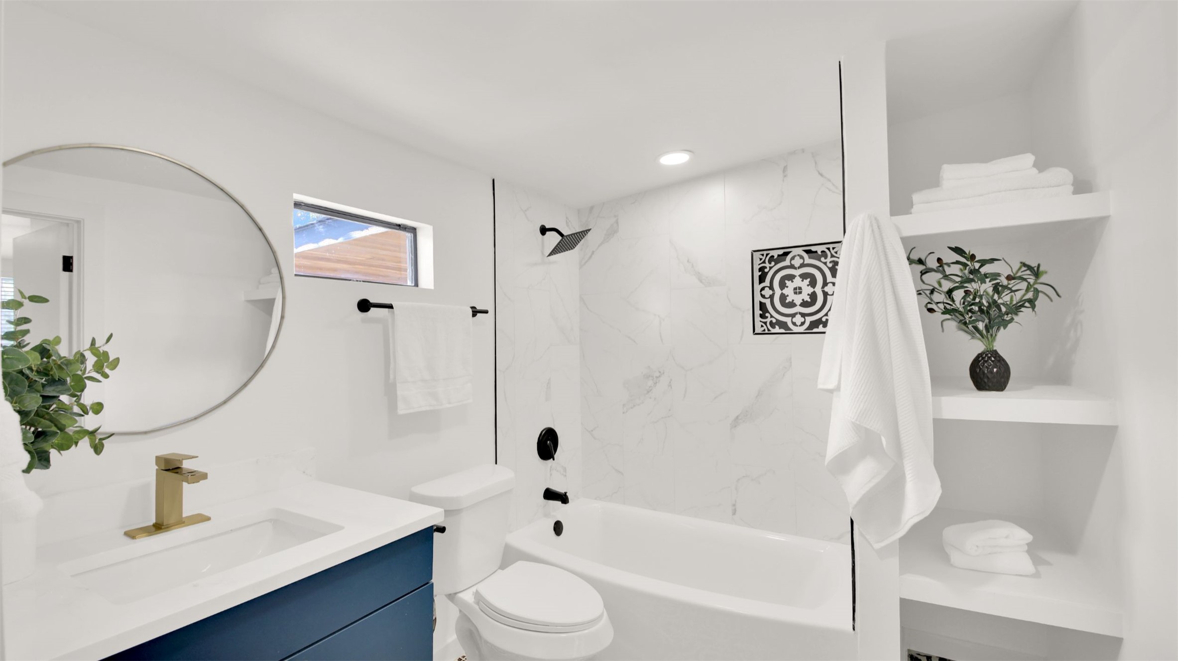 8904 Chisholm Lane Austin, TX 78748 - Photo 26 of 40 Bathroom with vanity and shower / tub combination