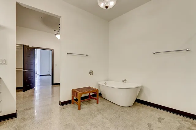 $4,280 | 226 North Water Street, Unit 401, Milwaukee, WI 53202