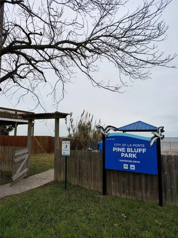 $41,900 | 125 Bayshore Drive, La Porte, TX 77571