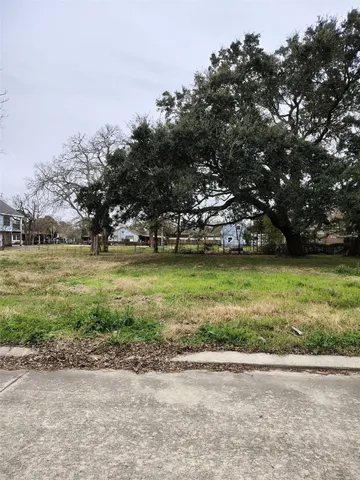 $41,900 | 125 Bayshore Drive, La Porte, TX 77571