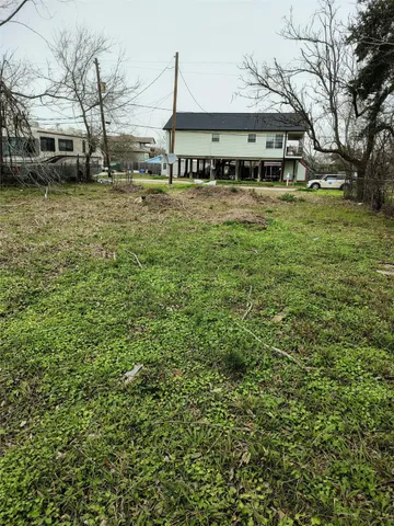 $41,900 | 125 Bayshore Drive, La Porte, TX 77571