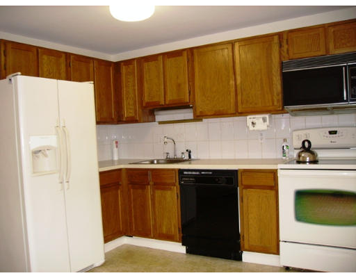 100 Roper Street, Unit F Lowell, MA 01852 - Photo 2 of 3 Gallery Image 2