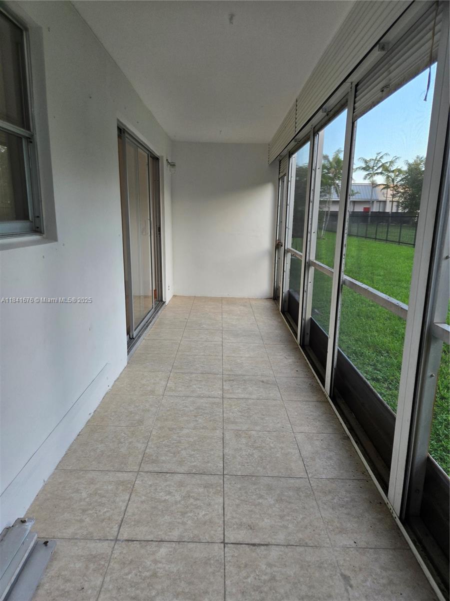 950 Hillcrest Drive, Unit 106 Hollywood, FL 33021 - Photo 23 of 30 a view of a porch