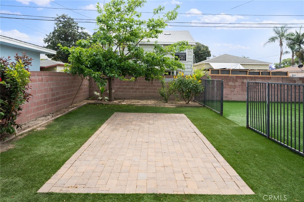 2736 Jackson Street East Carson, CA 90810 - Photo 26 of 37