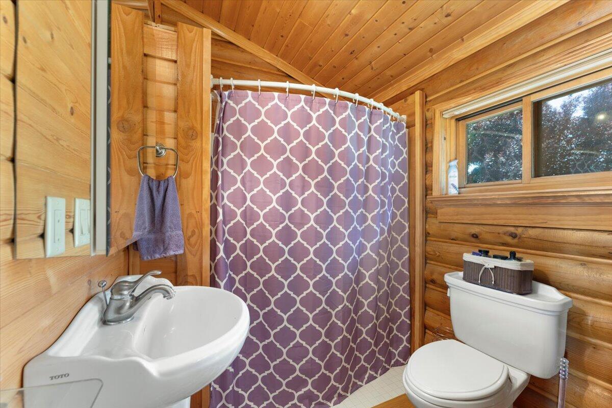 4208 Balls Ferry Road Cottonwood, CA 96022 - Photo 20 of 53 a bathroom with a sink and toilet