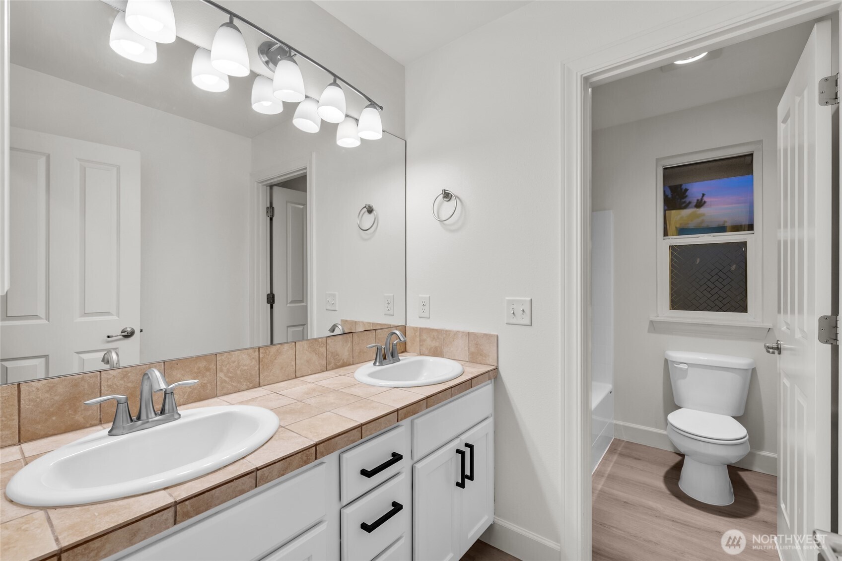 4518 Northeast 2nd Court Renton, WA 98059 - Photo 22 of 32