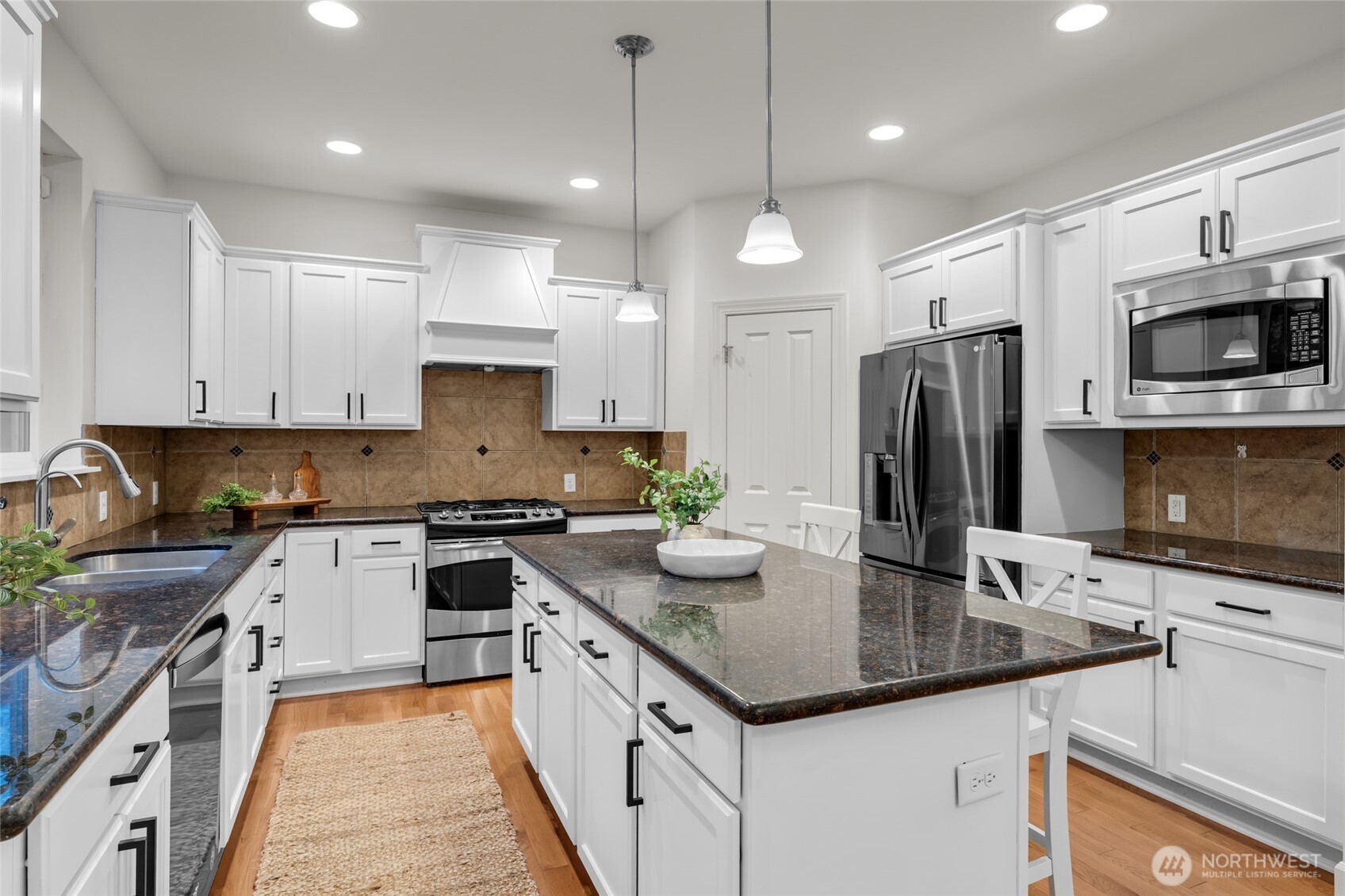 4518 Northeast 2nd Court Renton, WA 98059 - Photo 10 of 32