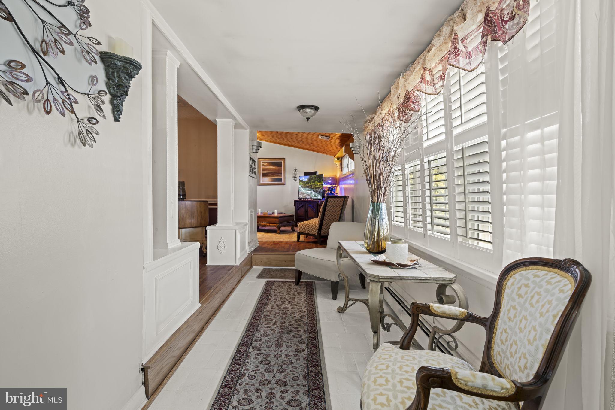 896 Pne Hl Road Philadelphia, PA 19115 - Photo 6 of 37