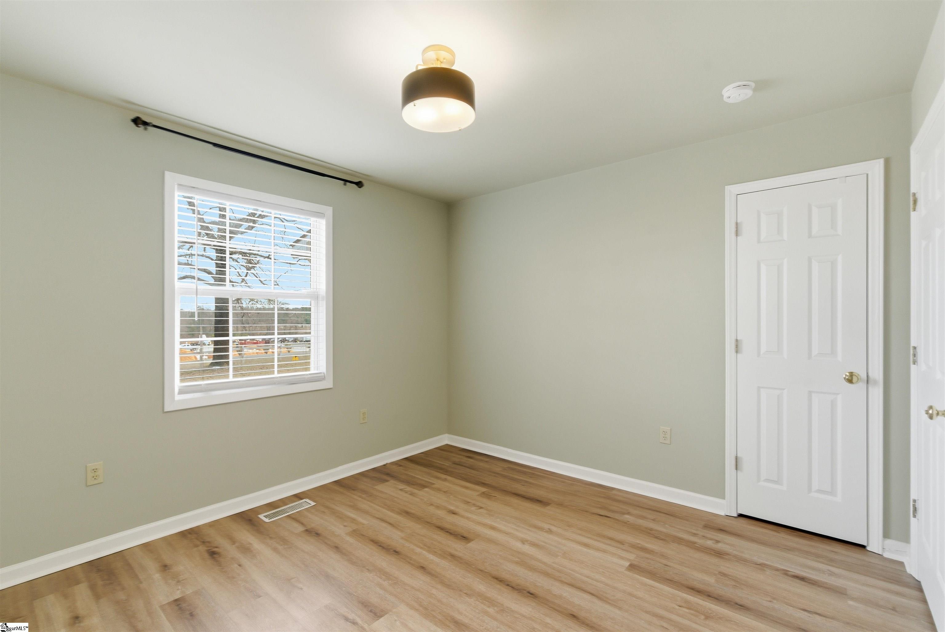 936 Miller Road Woodruff, SC 29388 - Photo 17 of 34