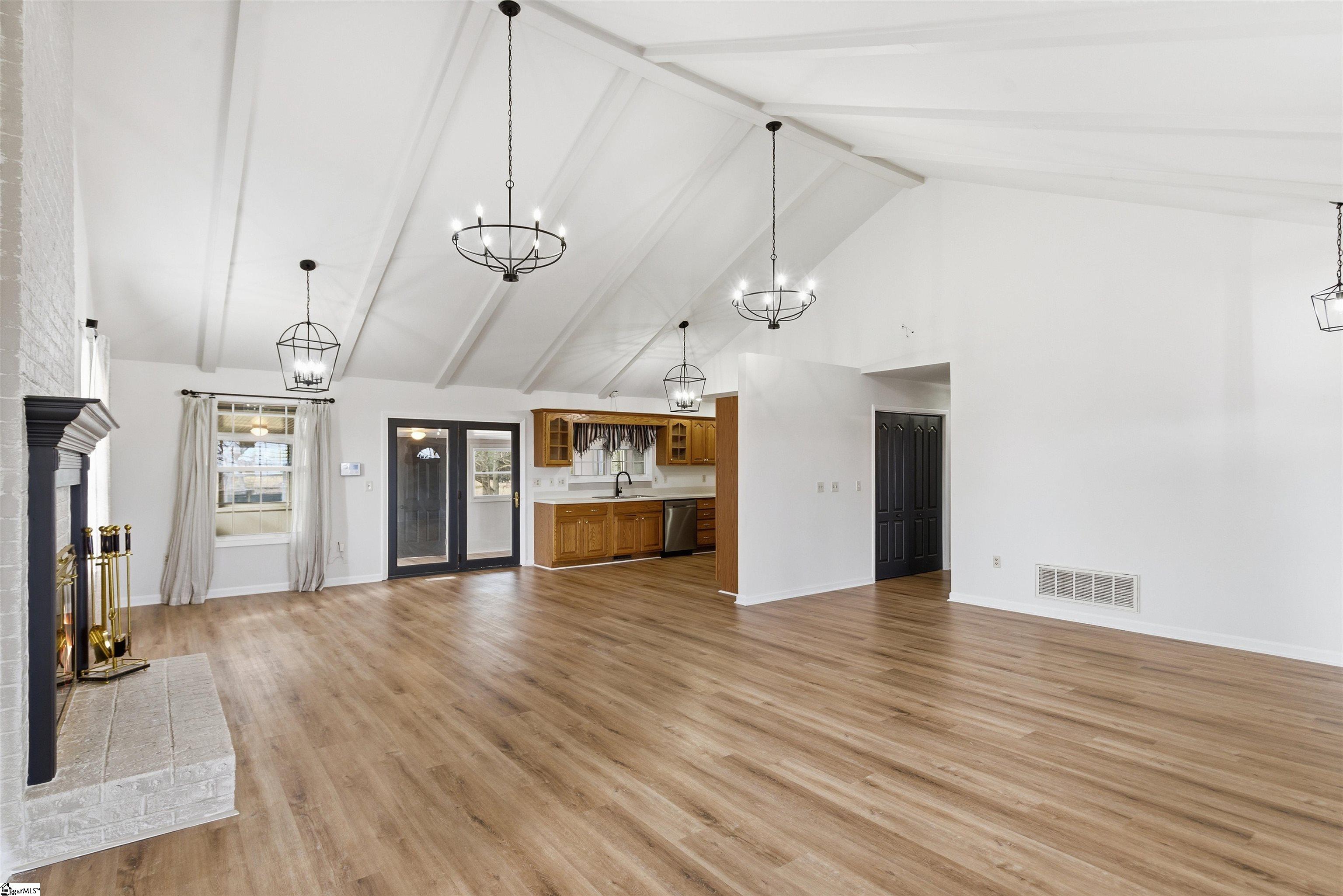 936 Miller Road Woodruff, SC 29388 - Photo 6 of 34