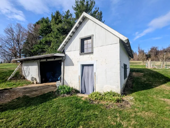 $279,000 | 7959 Floyd Highway North, Copper Hill, VA 24079