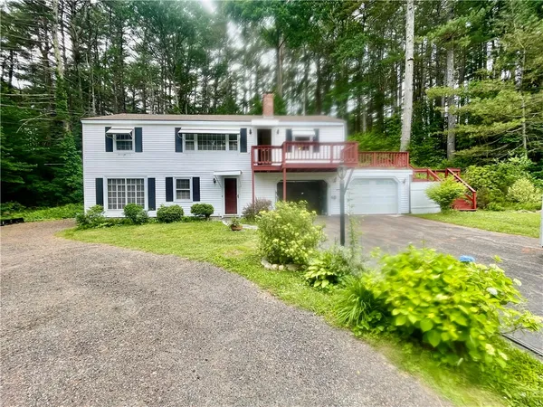 $575,000 | 12 Tom Lee Drive, North Smithfield, RI 02896