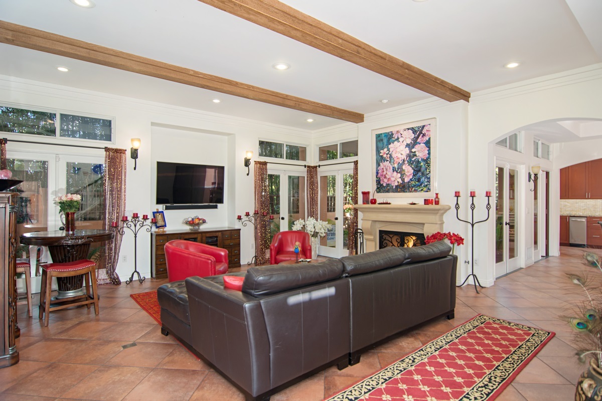 618 Gravilla Place La Jolla, CA 92037 - Photo 5 of 16
