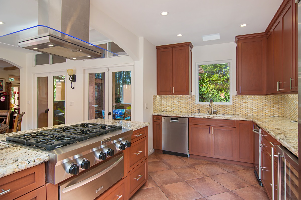 618 Gravilla Place La Jolla, CA 92037 - Photo 6 of 16