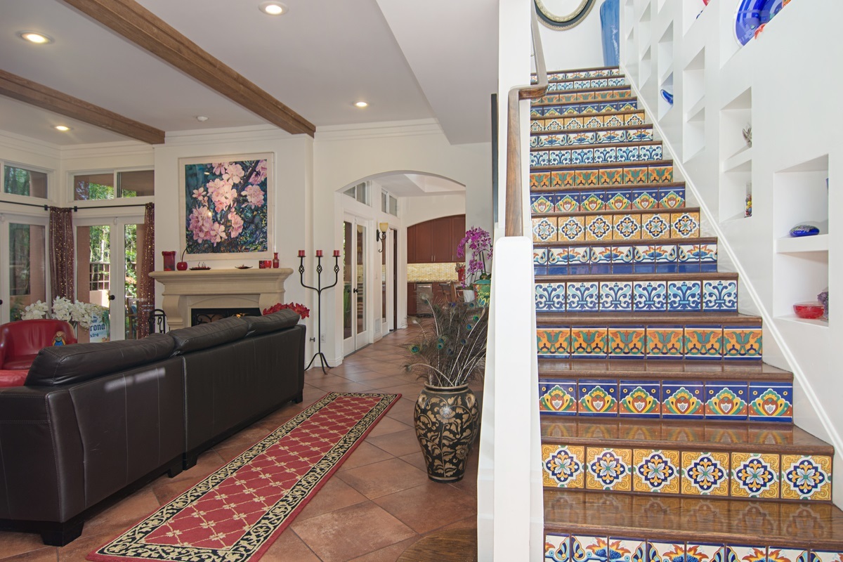 618 Gravilla Place La Jolla, CA 92037 - Photo 8 of 16