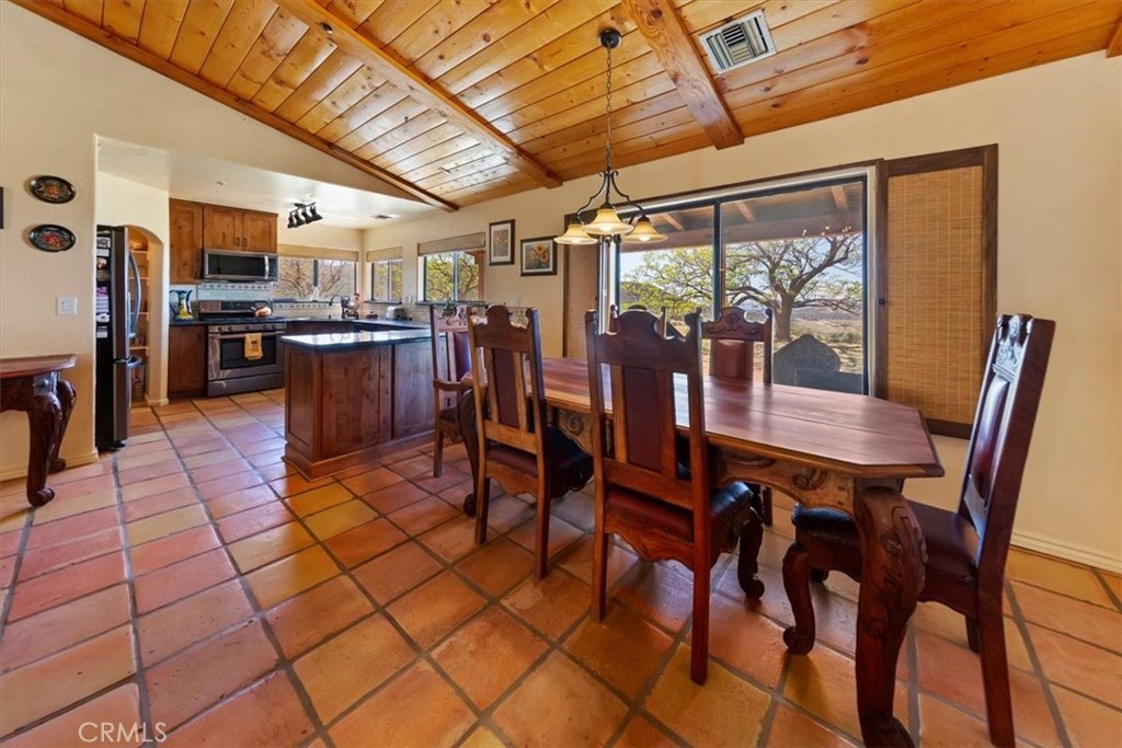 9060 Yucca Hills Road Agua Dulce, CA 91390 - Photo 16 of 44