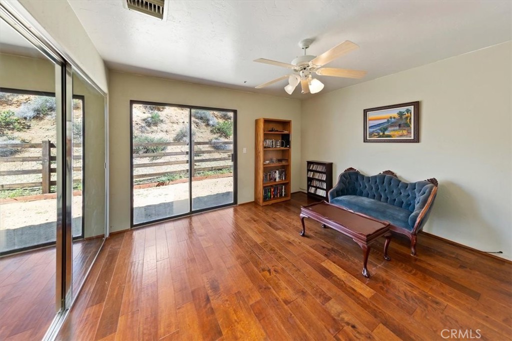 9060 Yucca Hills Road Agua Dulce, CA 91390 - Photo 26 of 44