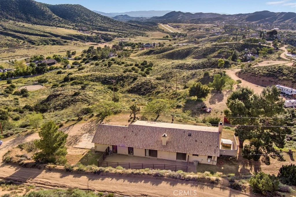 9060 Yucca Hills Road Agua Dulce, CA 91390 - Photo 37 of 44
