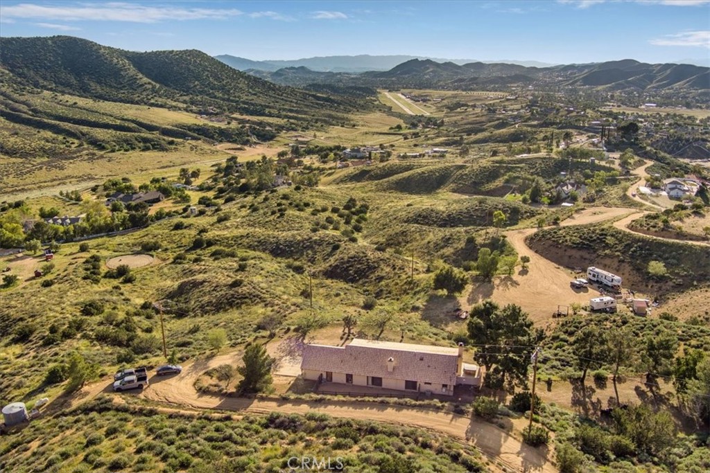 9060 Yucca Hills Road Agua Dulce, CA 91390 - Photo 38 of 44