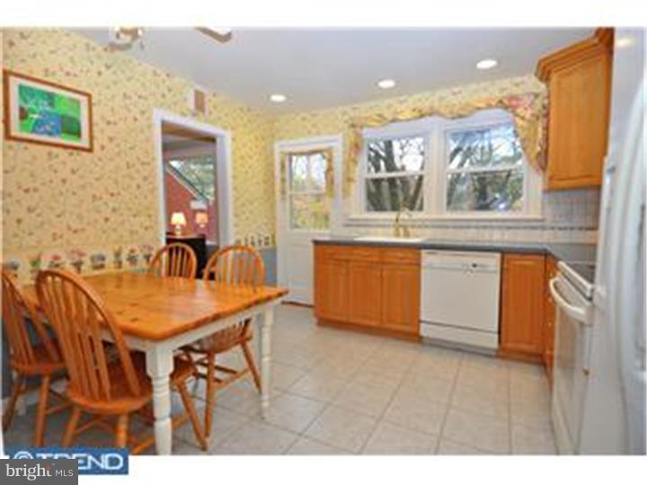 147 Ridgefield Road Newtown Square, PA 19073 - Photo 4 of 12