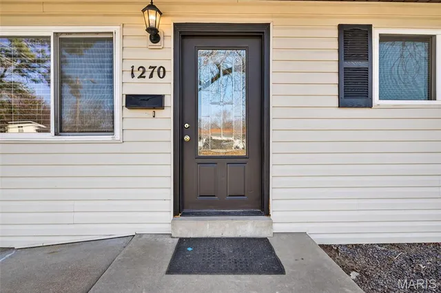 $239,900 | 1270 Bobolink Drive, Florissant, MO 63031