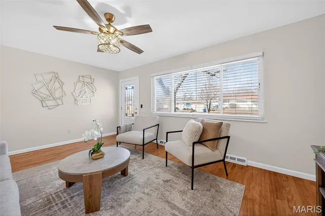 $239,900 | 1270 Bobolink Drive, Florissant, MO 63031