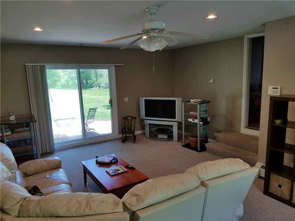 3062 Main Road Tiverton, RI 02878 - Photo 15 of 32