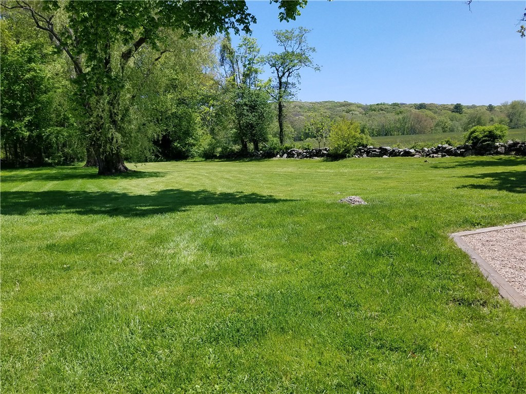 3062 Main Road Tiverton, RI 02878 - Photo 4 of 32